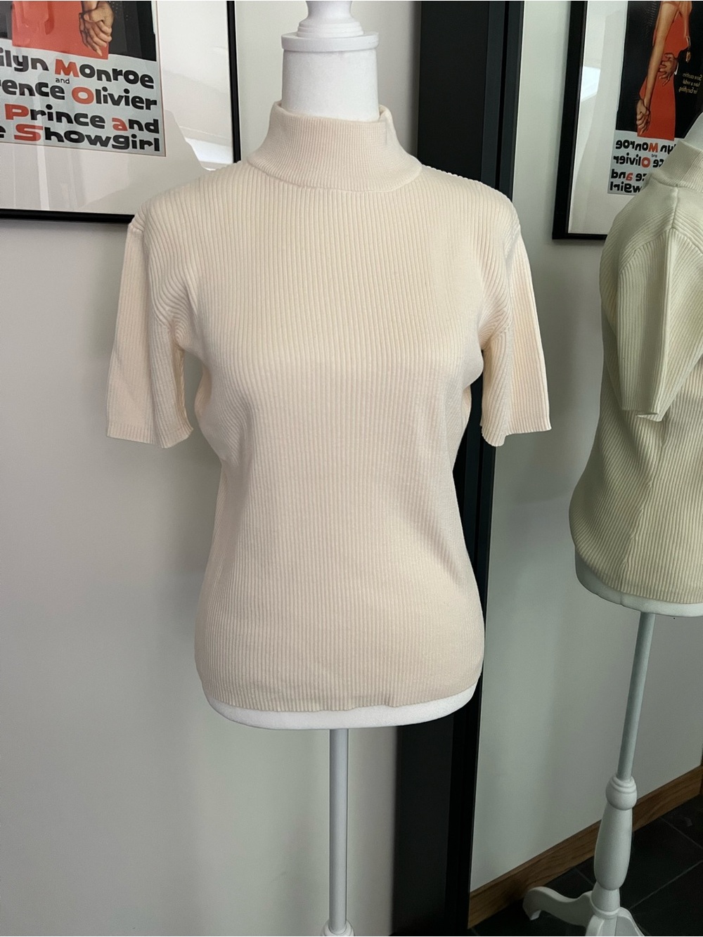 Innovation Sport - Cream Short-Sleeve Ribbed Cotton Mock Neck Top Made In The UK